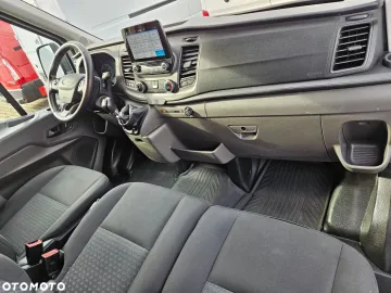 Car image 34