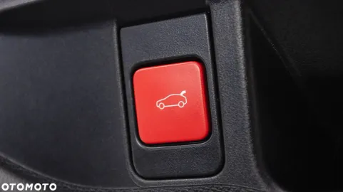 Car image 34
