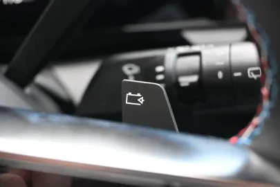 Car image 32