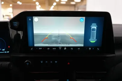 Car image 27