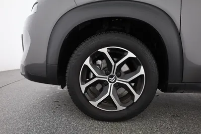 Car image 32