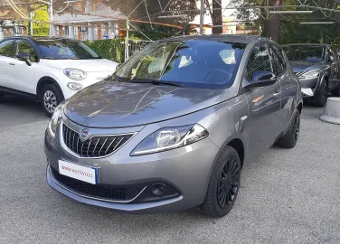 Car image 17