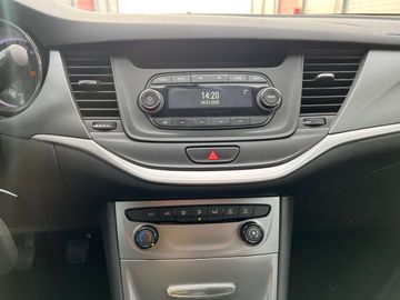 Car image 12