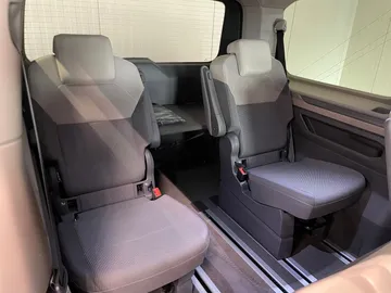 Car image 27