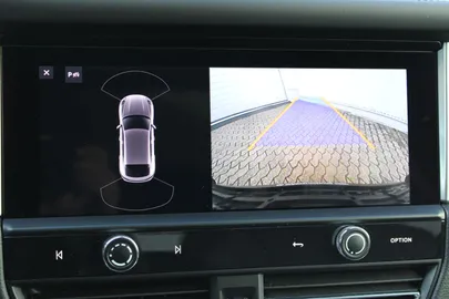 Car image 38