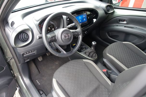 Toyota Aygo X 53 kW image number 7