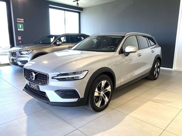 Volvo V60 Cross Country AWD B4 145 kW image number 1