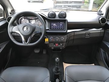 Car image 11