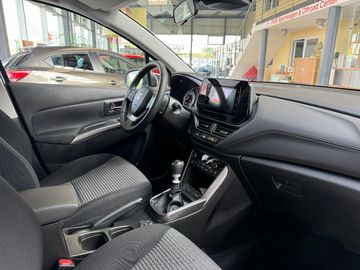 Car image 10