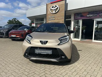 Car image 2