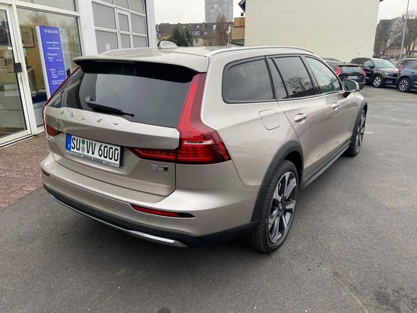 Volvo V60 Cross Country AWD B4 145 kW image number 6