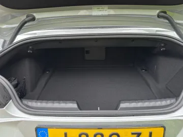 Car image 34