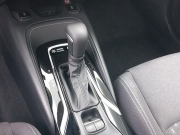 Car image 14