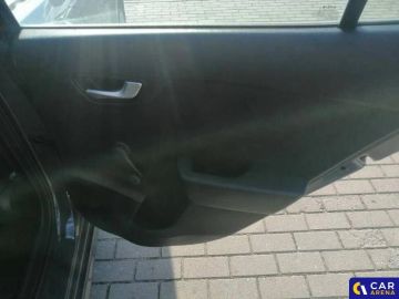 Car image 36