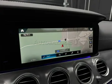 Car image 40