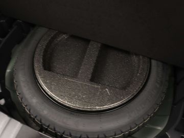 Car image 37