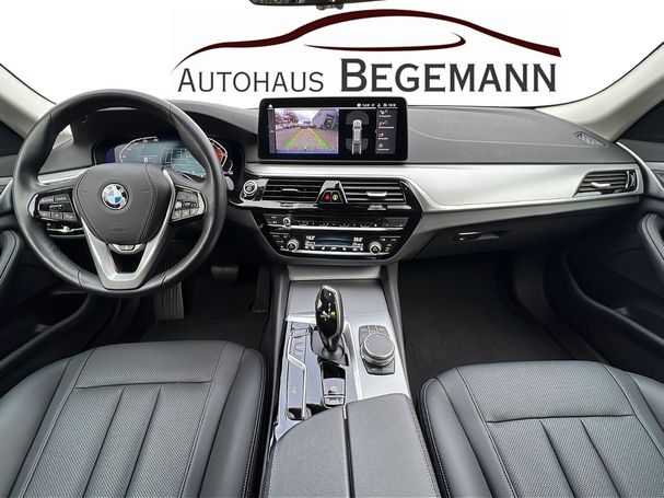 BMW 520d Touring xDrive 140 kW image number 13