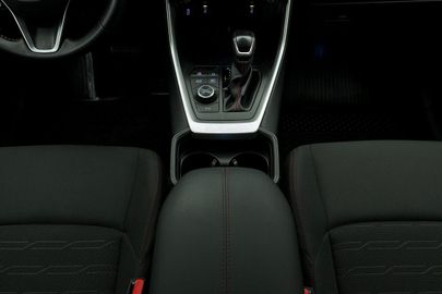 Car image 9