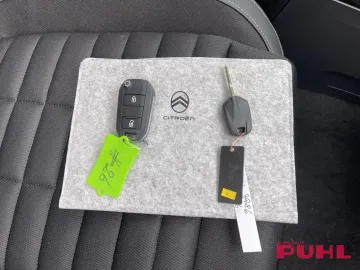Car image 36