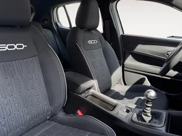 Car image 17