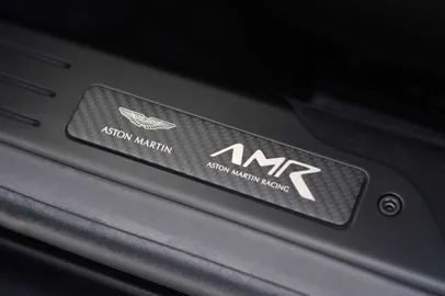 Car image 25