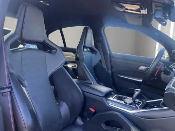Car image 32