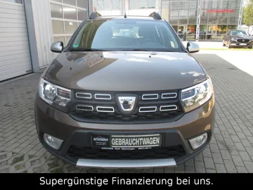 Car image 3