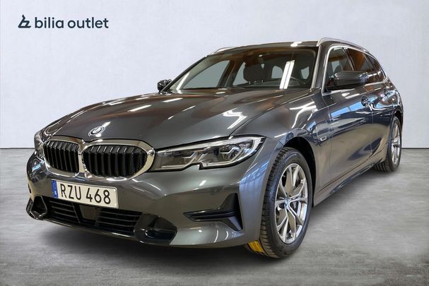 BMW 330e Touring M Sport xDrive 216 kW image number 1