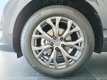 Car image 31