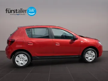 Car image 4