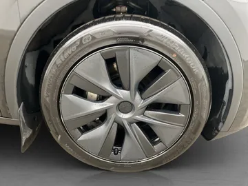 Car image 34