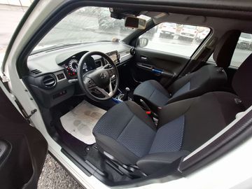 Car image 9