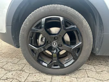 Car image 27