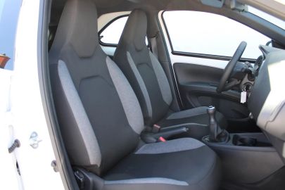 Car image 20