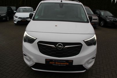 Car image 24