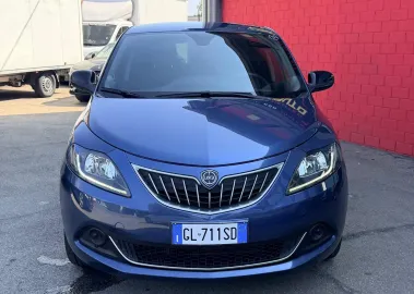Car image 3