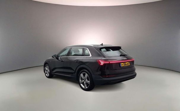 Audi e-tron 55 quattro 300 kW image number 4