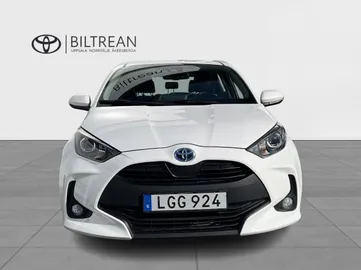 Car image 2