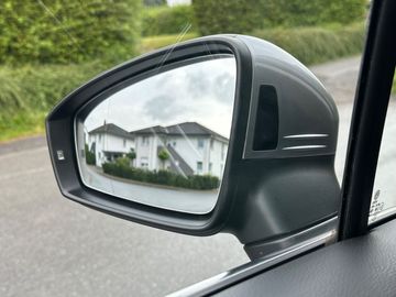 Car image 38