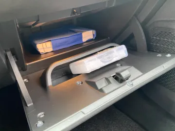 Car image 30