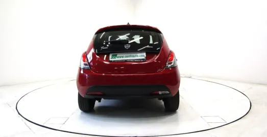 Car image 3