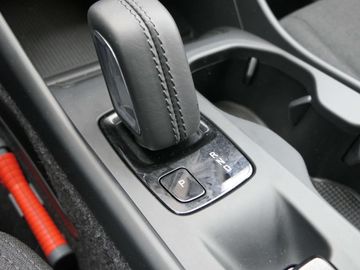 Car image 32