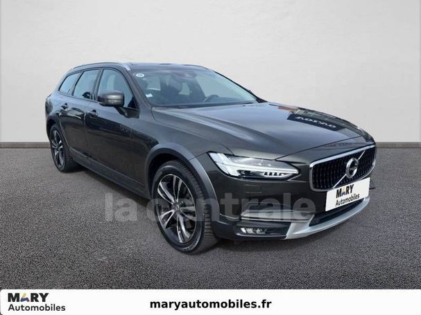 Volvo V90 Cross Country D5 AWD Geartronic 173 kW image number 2