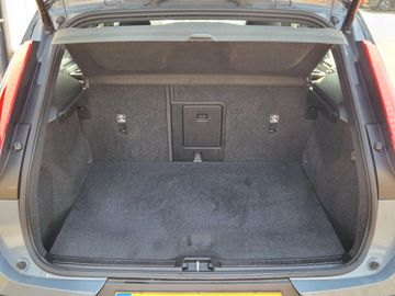 Car image 38