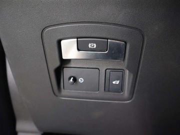 Car image 37