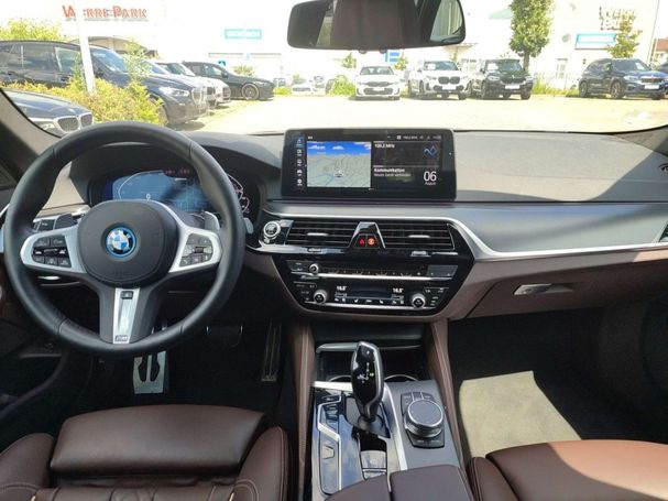 BMW 530 Touring xDrive 215 kW image number 13