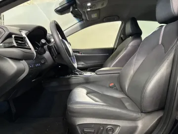 Car image 23
