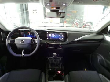 Car image 14