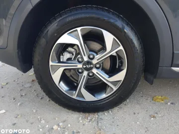 Car image 28