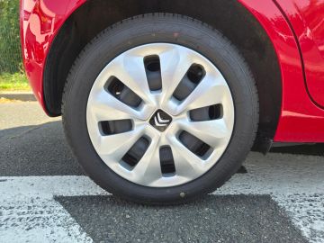 Car image 28